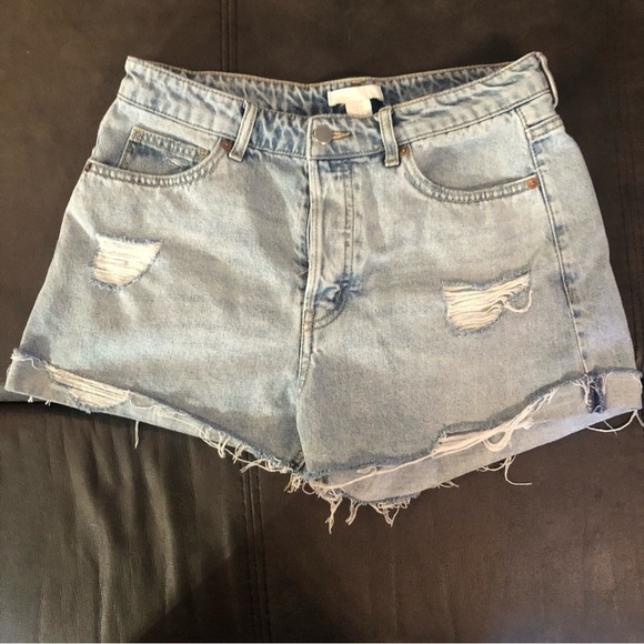 H & M Distressed Jean Shorts - Picture 1 of 9